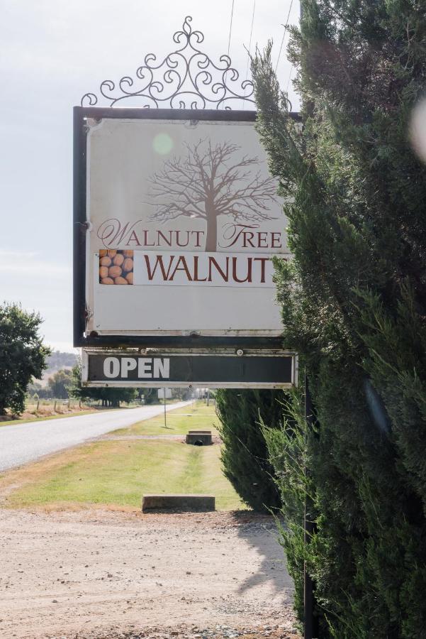 Walnut Tree Cottages Whorouly Eksteriør billede
